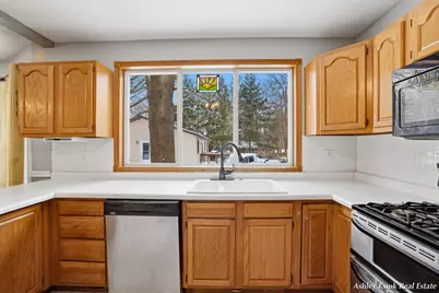 15285 Coleman Avenue, Grand Haven, MI 49417 - Photo 9