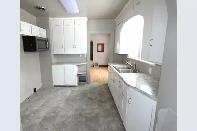 627 E Main Street, Benton Harbor, MI 49022 - Photo 7