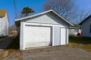 627 E Main St, Benton Harbor, MI 49022 - Photo 5