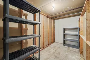 2070 Fort St, Trenton, MI 48183 - Photo 13