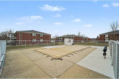 2070 Fort Street #G-4, Trenton, MI 48183 - Photo 15