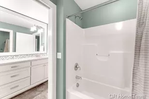 2520 Blackberry Ln NE, Grand Rapids, MI 49525 - Photo 47