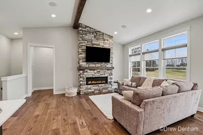 4219 Village Green Drive, Freeland, MI 48623 - Photo 11