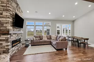4219 Village Green Dr, Freeland, MI 48623 - Photo 15