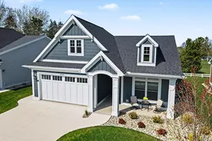 4219 Village Green Dr, Freeland, MI 48623 - Photo 3