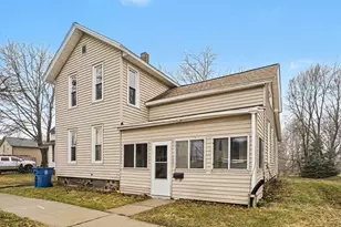 108 S Michigan Ave, Vicksburg, MI 49097 - Photo 1