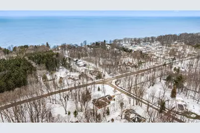 2095 Lakeshore Drive, Fennville, MI 49408 - Photo 27