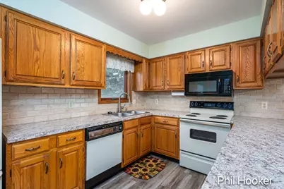 6779 Leisure Creek Drive SE, Caledonia, MI 49316 - Photo 7