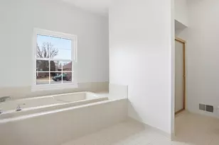 36580 N Pointe Dr, New Baltimore, MI 48047 - Photo 31