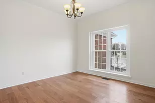 36580 N Pointe Dr, New Baltimore, MI 48047 - Photo 23