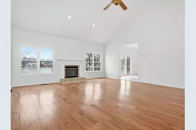 36580 N Pointe Drive, New Baltimore, MI 48047 - Photo 11