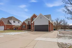 36580 N Pointe Dr, New Baltimore, MI 48047 - Photo 7