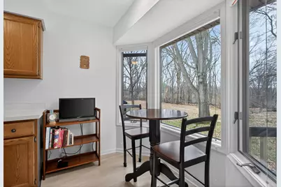 2811 S Wooddale Drive, Jackson, MI 49203 - Photo 15