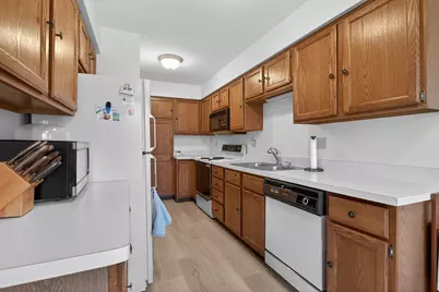 2811 S Wooddale Drive, Jackson, MI 49203 - Photo 17