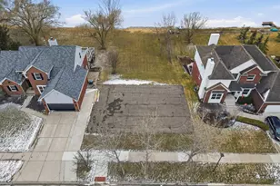 36566 N Pointe Dr, New Baltimore, MI 48047 - Photo 1