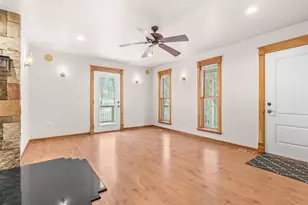 1070 N 3rd St, Kalamazoo, MI 49009 - Photo 9