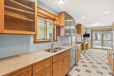 1070 N 3rd Street, Kalamazoo, MI 49009 - Photo 13