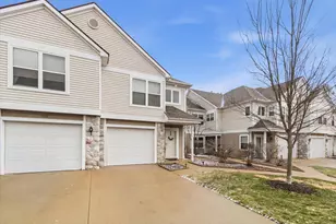 709 Fieldstone Cir W, Chelsea, MI 48118 - Photo 3