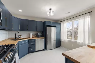 709 Fieldstone Circle W, Chelsea, MI 48118 - Photo 11