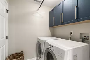 709 Fieldstone Cir W, Chelsea, MI 48118 - Photo 23