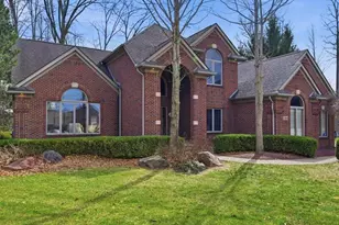 52018 Loon Ct, Shelby Twp, MI 48315 - Photo 3