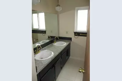 301 Buckingham Road, Canton, MI 48188 - Photo 9