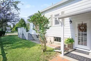 206 N Lake Ave, Spring Lake, MI 49456 - Photo 3