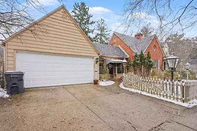 2006 Centerridge Road, Kalamazoo, MI 49008 - Photo 3