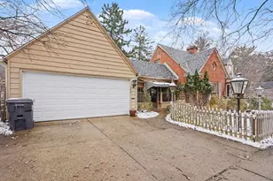 2006 Centerridge Rd, Kalamazoo, MI 49008 - Photo 3