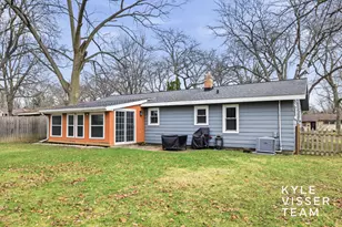 1661 Herrick Ave NE, Grand Rapids, MI 49505 - Photo 21