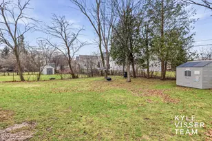 1661 Herrick Ave NE, Grand Rapids, MI 49505 - Photo 23