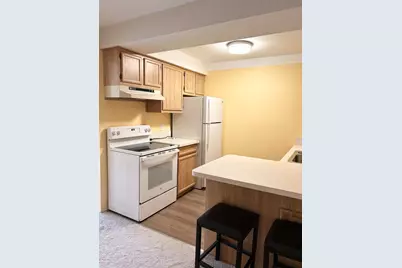 22039 E 11 Mile Road #20, Saint Clair Shores, MI 48081 - Photo 9