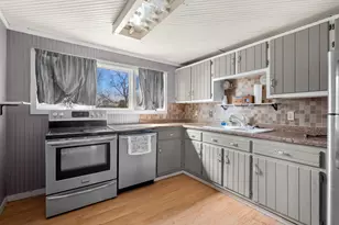 11861 Floria Rd, Delton, MI 49046 - Photo 13