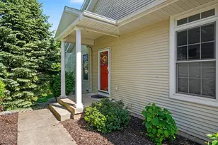 1062 Kensington St NW, Grand Rapids, MI 49534 - Photo 3