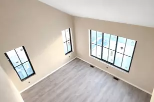 23379 Primrose Ln, Brownstown, MI 48183 - Photo 9