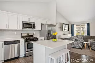 10417 Richfield Ln, Allendale, MI 49401 - Photo 9