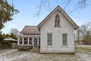 86 S Vosper St, Saranac, MI 48881 - Photo 1