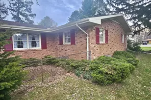 2902 Lincoln Ave, Saint Joseph, MI 49085 - Photo 7