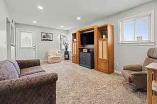 24337 Pennie St, Dearborn Heights, MI 48125 - Photo 5