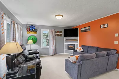 677 E Vermontville Highway, Charlotte, MI 48813 - Photo 9