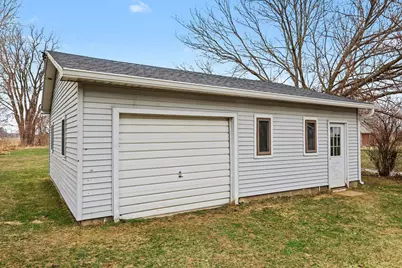 677 E Vermontville Highway, Charlotte, MI 48813 - Photo 17