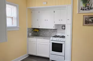 323 S Maurice Ave, Jackson, MI 49203 - Photo 9