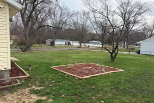 112 Poplar St, Gobles, MI 49055 - Photo 15