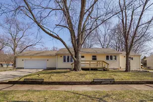 112 Poplar St, Gobles, MI 49055 - Photo 1