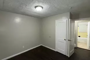 7701 Vaughan St, Detroit, MI 48228 - Photo 9