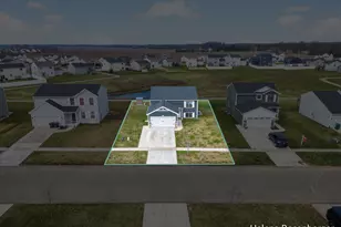 1700 Harper Grove Ln, Vicksburg, MI 49097 - Photo 1