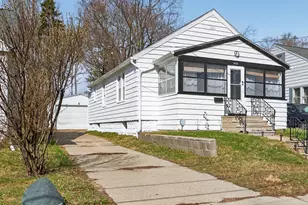 630 St Clair Ave, Jackson, MI 49202 - Photo 1