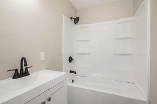 1881 Manz St, Muskegon, MI 49442 - Photo 7