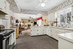 1709 Hacienda Dr, Stevensville, MI 49127 - Photo 7