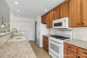 6028 Gleneagle Dr, Hudsonville, MI 49426 - Photo 7